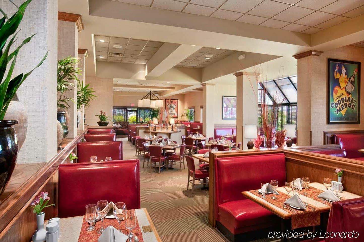 Doubletree By Hilton Wichita Airport Hotel Exterior foto